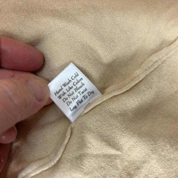 Pink Lily‎ Ivory V-neck Sweater Small - Picture 12 of 12